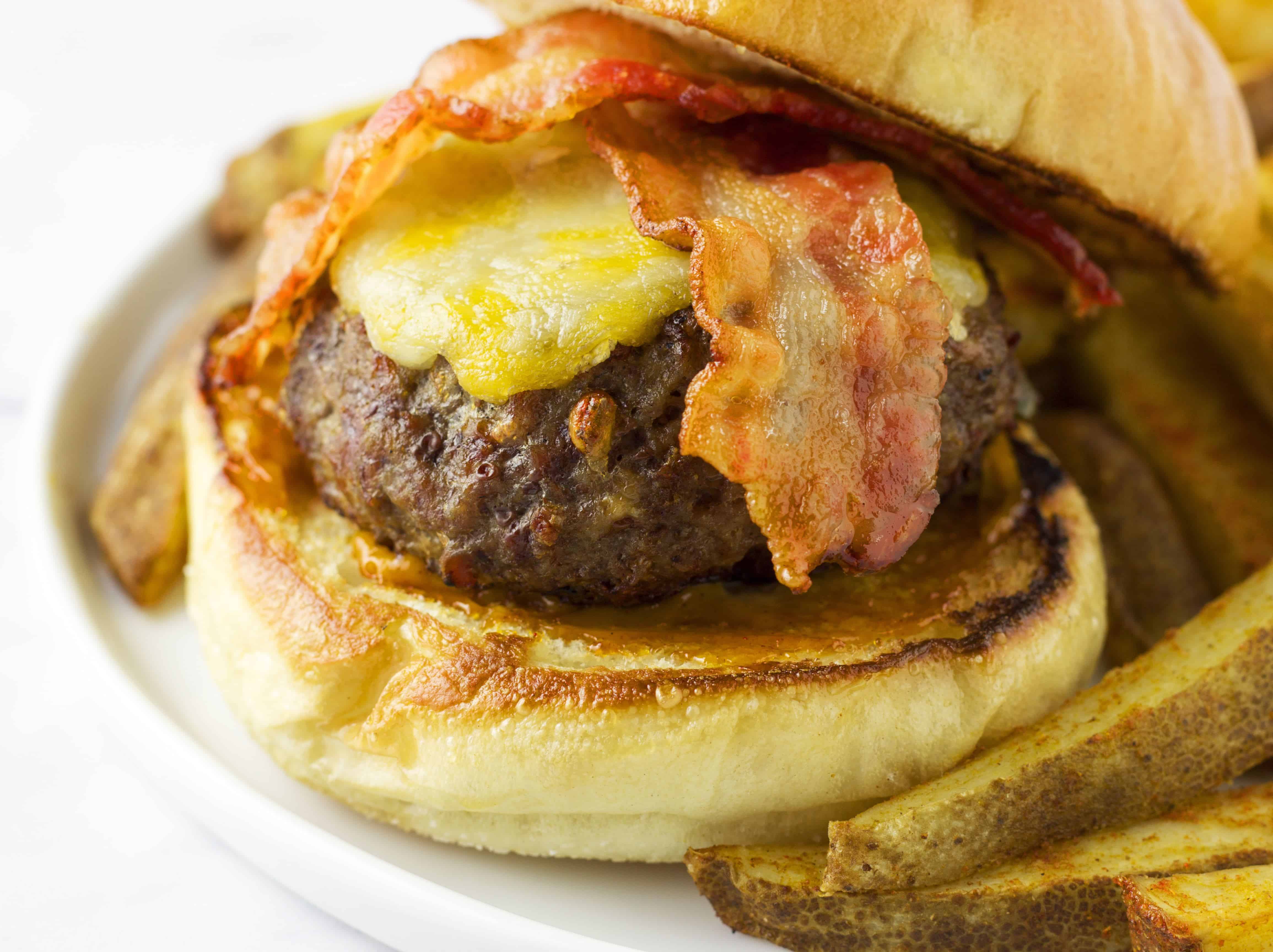 how to make the best jalapeno popper burger with bacon